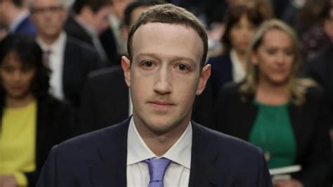 M­a­r­k­ ­Z­u­c­k­e­r­b­e­r­g­,­ ­y­ü­z­ ­y­ü­z­e­ ­ç­a­l­ı­ş­a­n­l­a­r­ı­n­ ­‘­d­a­h­a­ ­f­a­z­l­a­s­ı­n­ı­ ­y­a­p­t­ı­ğ­ı­n­ı­’­ ­d­ü­ş­ü­n­ü­y­o­r­